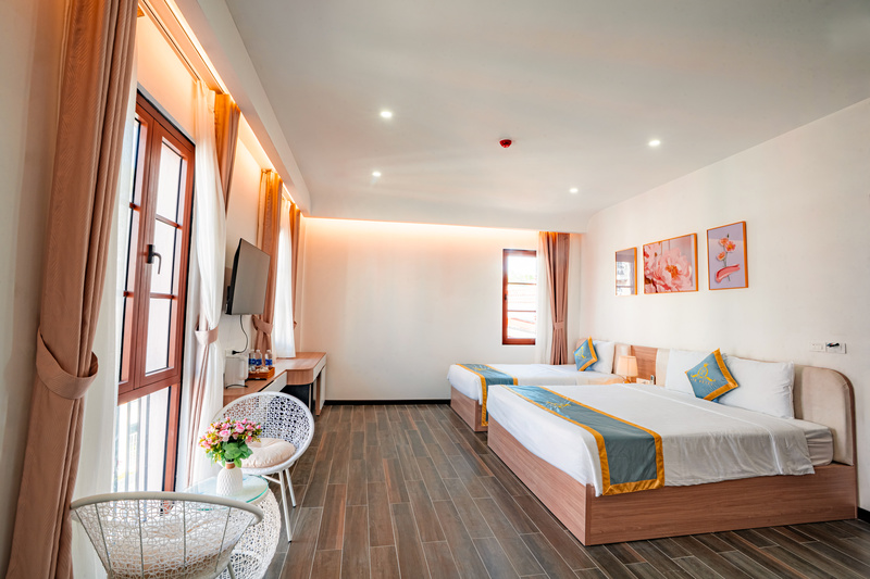 lyn hotel 2 phu quoc triple room city view