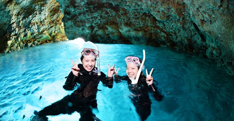 Exploring the blue cave in Okinawa